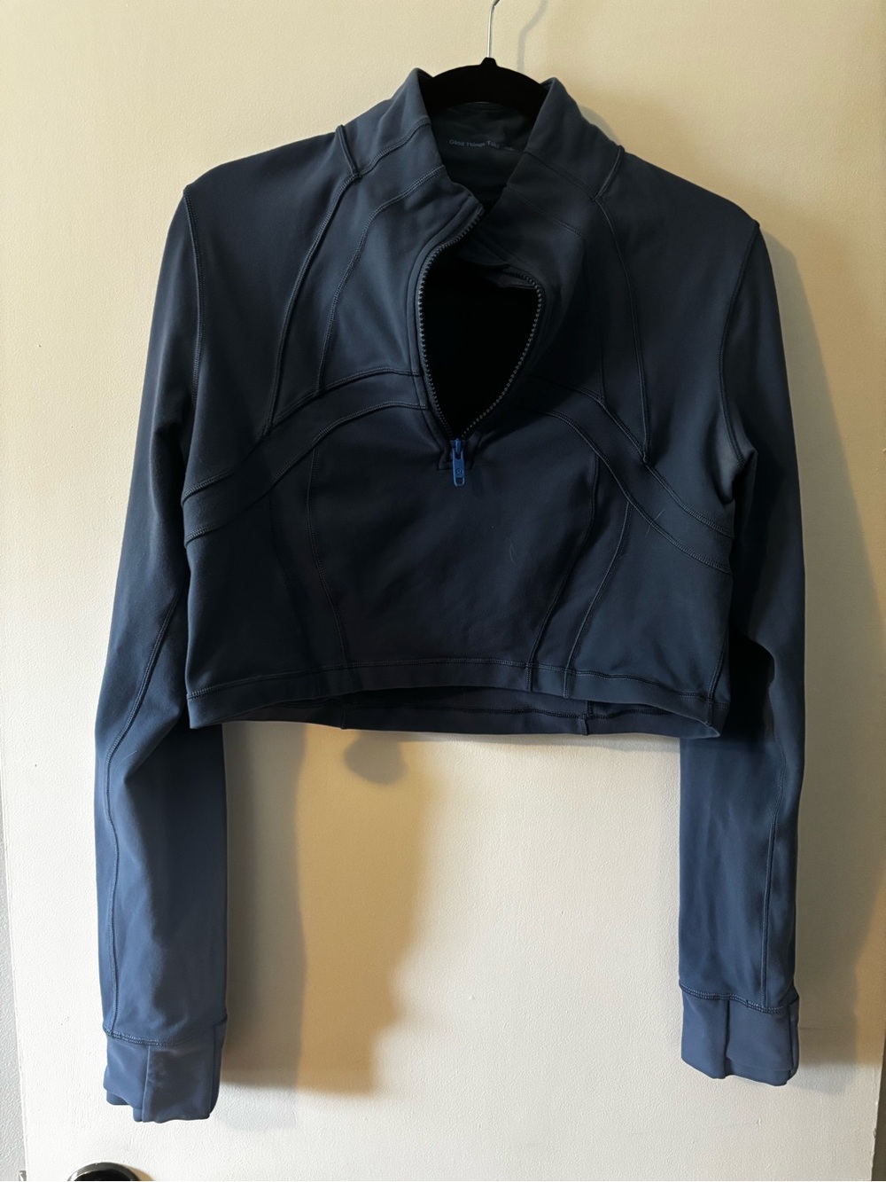 Define cropped half zip